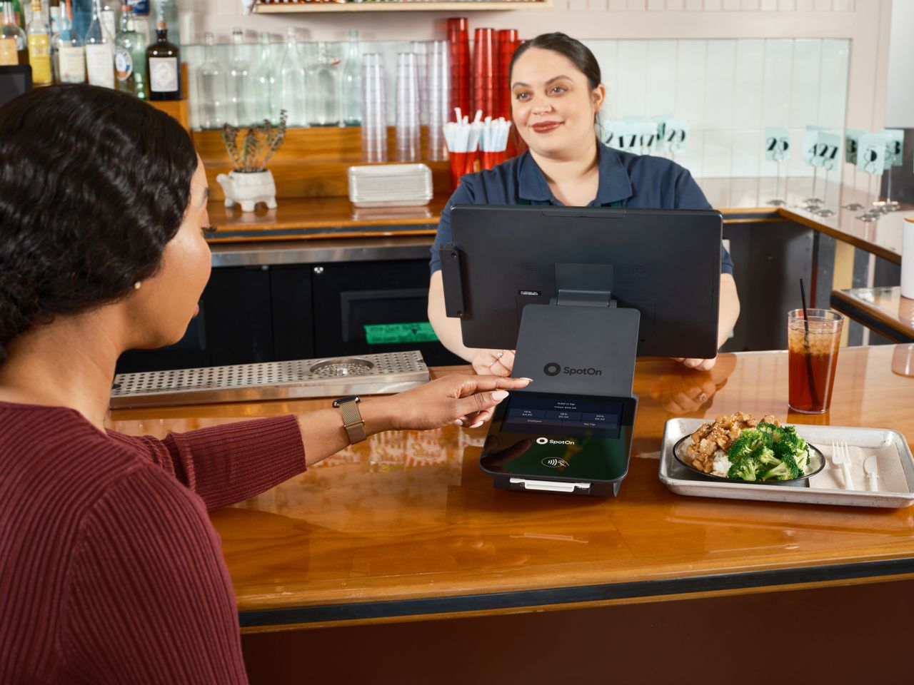 Propina del 10% en Chile: qué dice la ley y cómo manejarla en tu restaurante